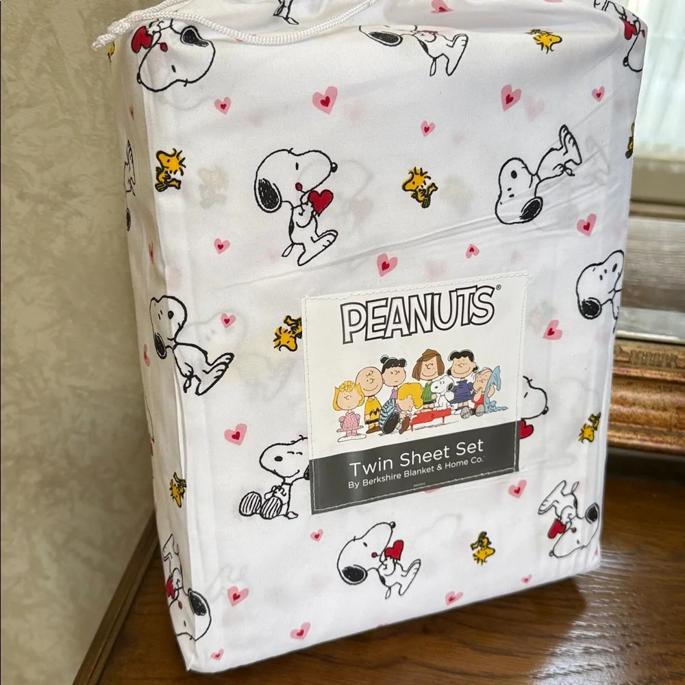 Peanuts Snoopy and Woodstock white, pink, yellow, black and red Twin Sheet Set.
